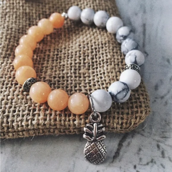 Howlite & Peach Jade Natural Stone Pineapple Beaded Bracelet - Picture 1 of 5